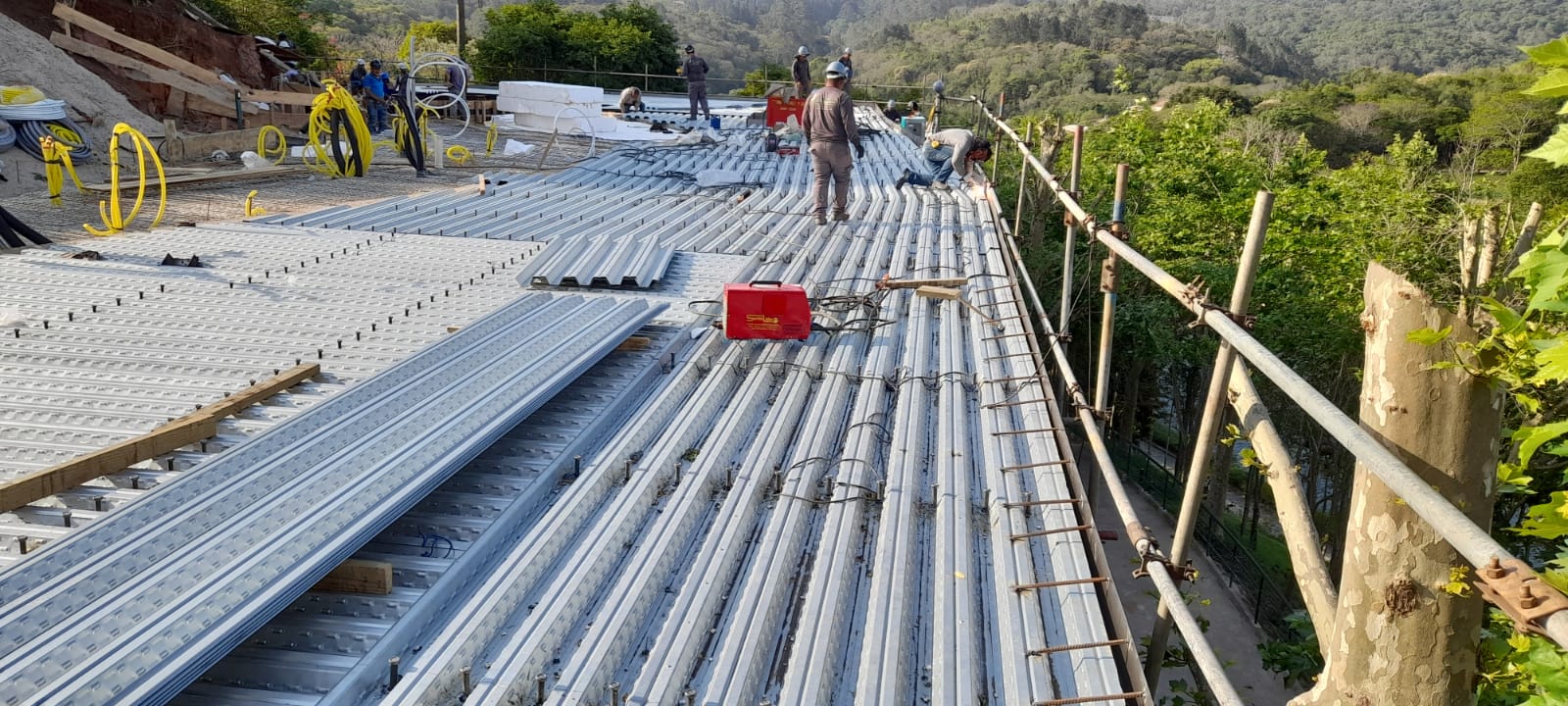 Sistema Steel Deck em obra.